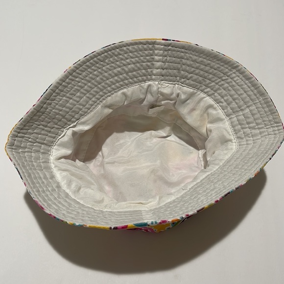 📍SOLD 📌Paisley bucket hat and a corduroy bucket hat - Picture 3 of 8